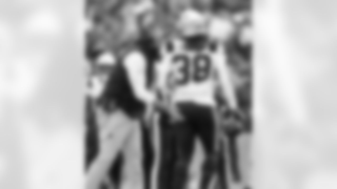 Mike Vrabel and Rhamondre Stevenson