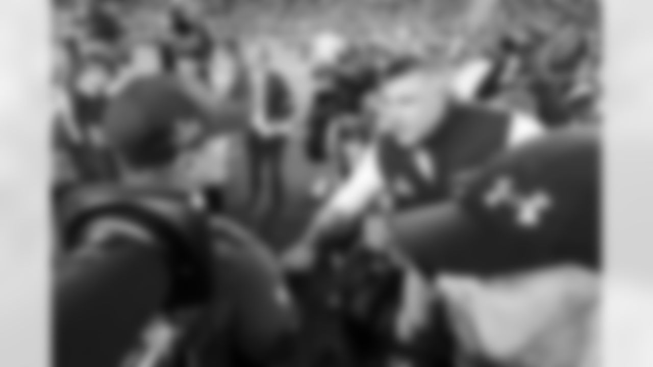 Mike Vrabel. Photo by Eric J. Adler