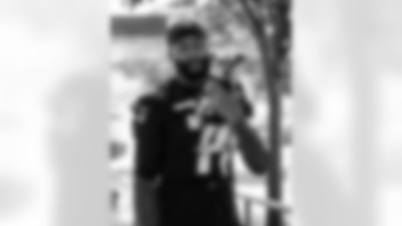 Carlton Davis III