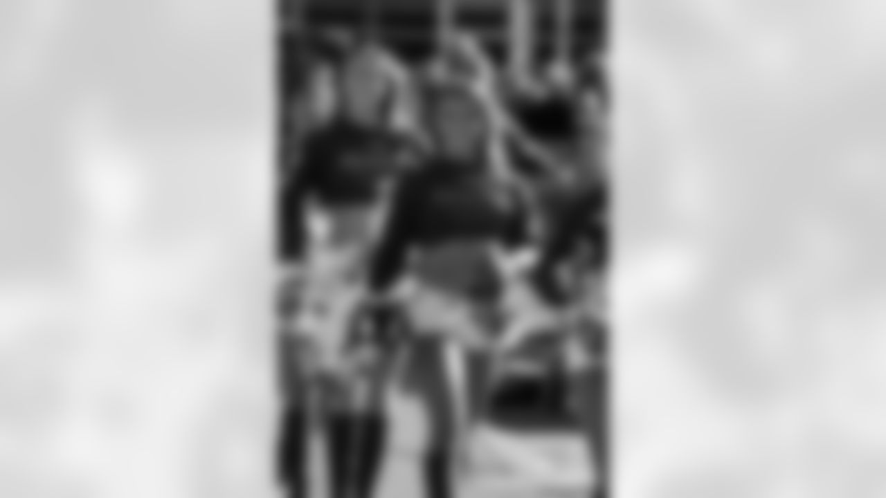 AF-110225-Cheer_Silverman218