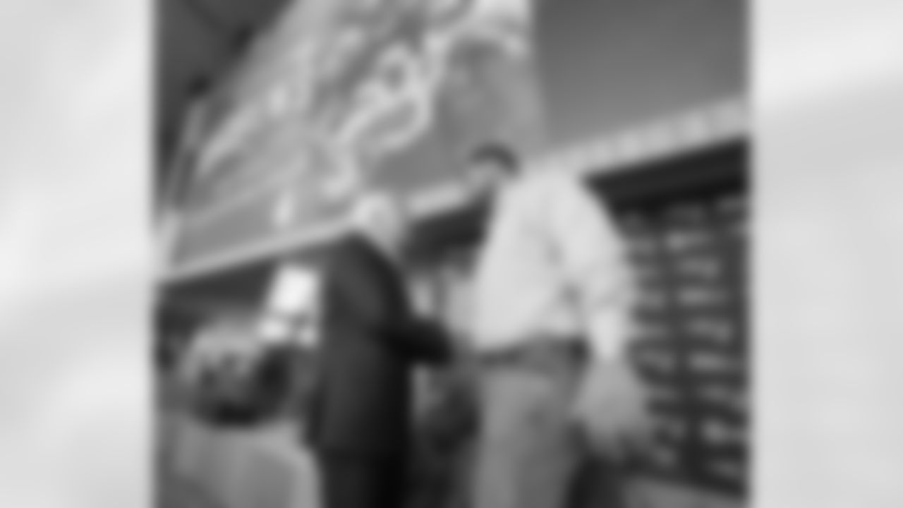 060225-AndrewsRetirement_Silverman1015