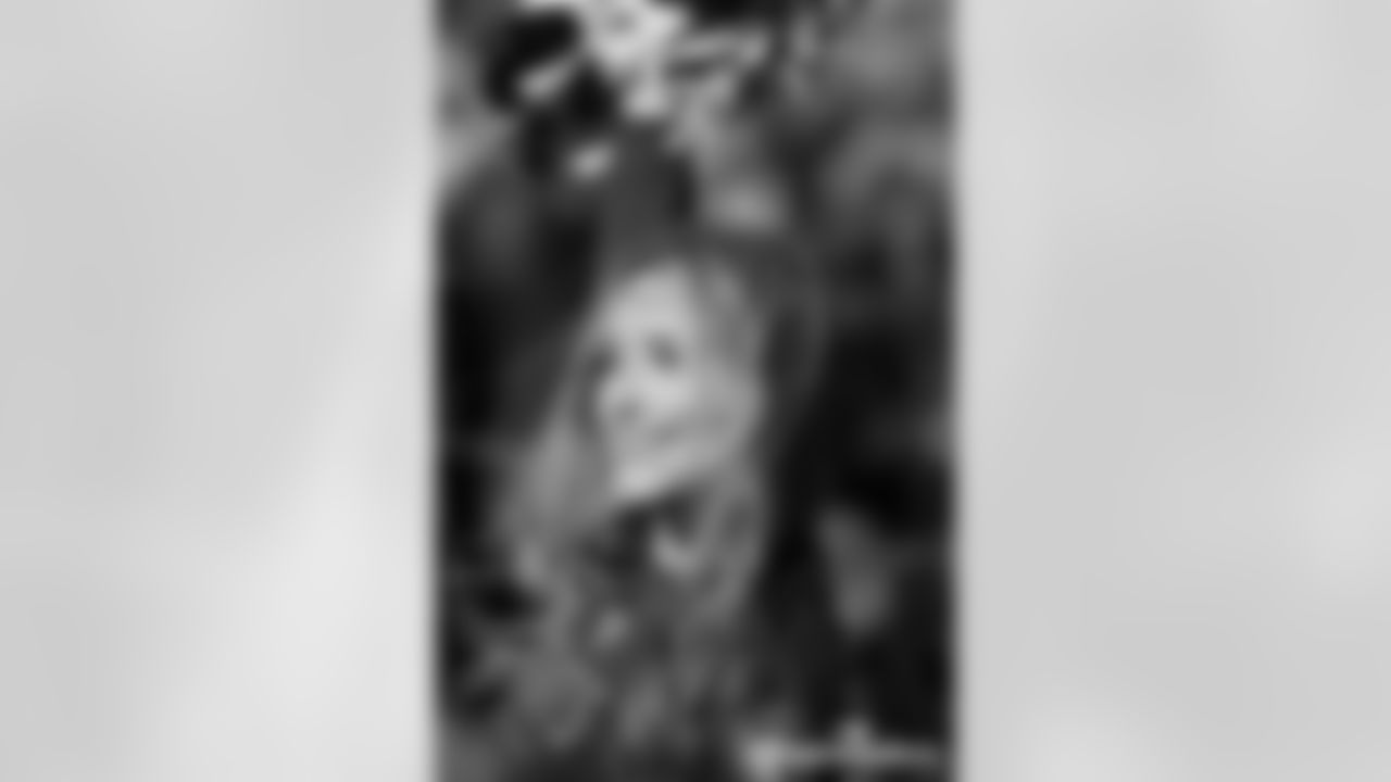 AF-110225-Cheer_Silverman049