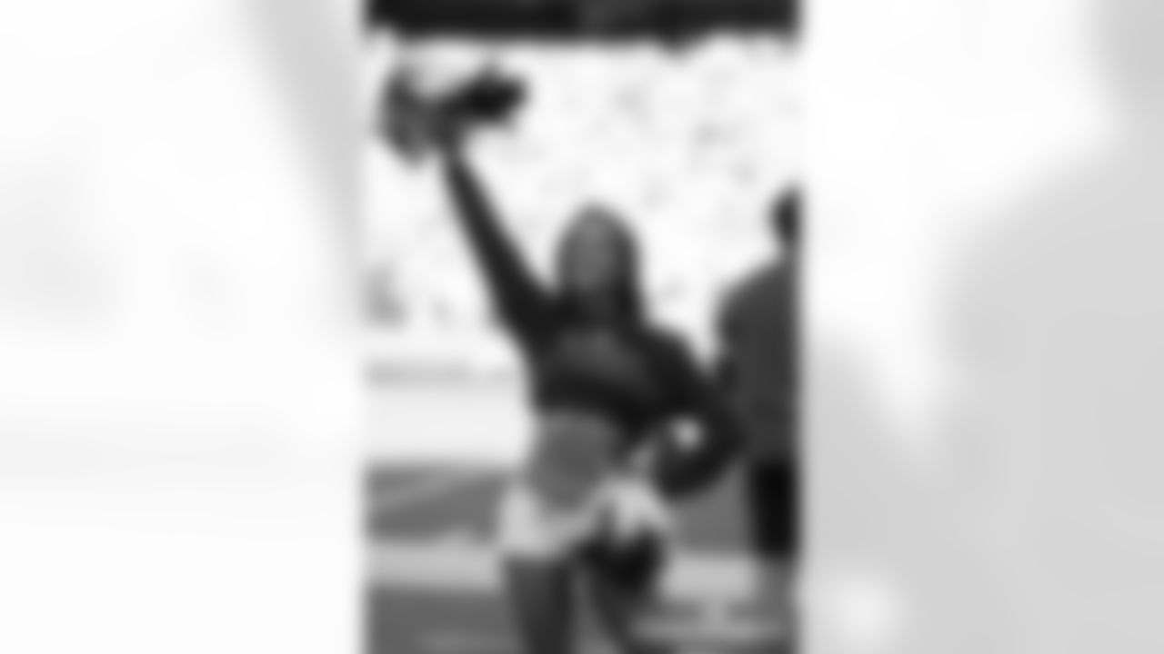 AF-110225-Cheer_Silverman023