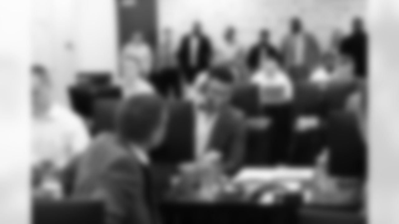 042525-WarRoom_Adler1058