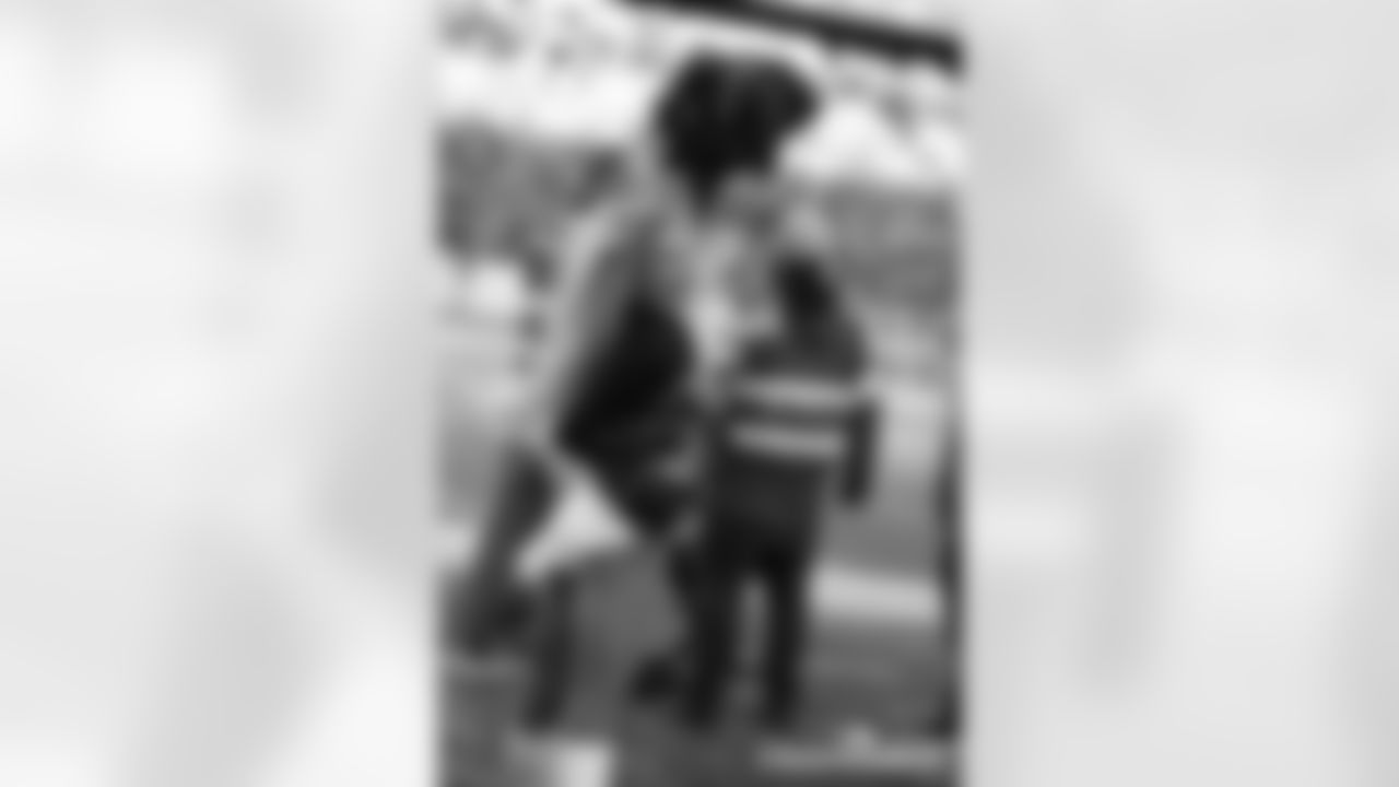 AF-110225-Cheer_Silverman401