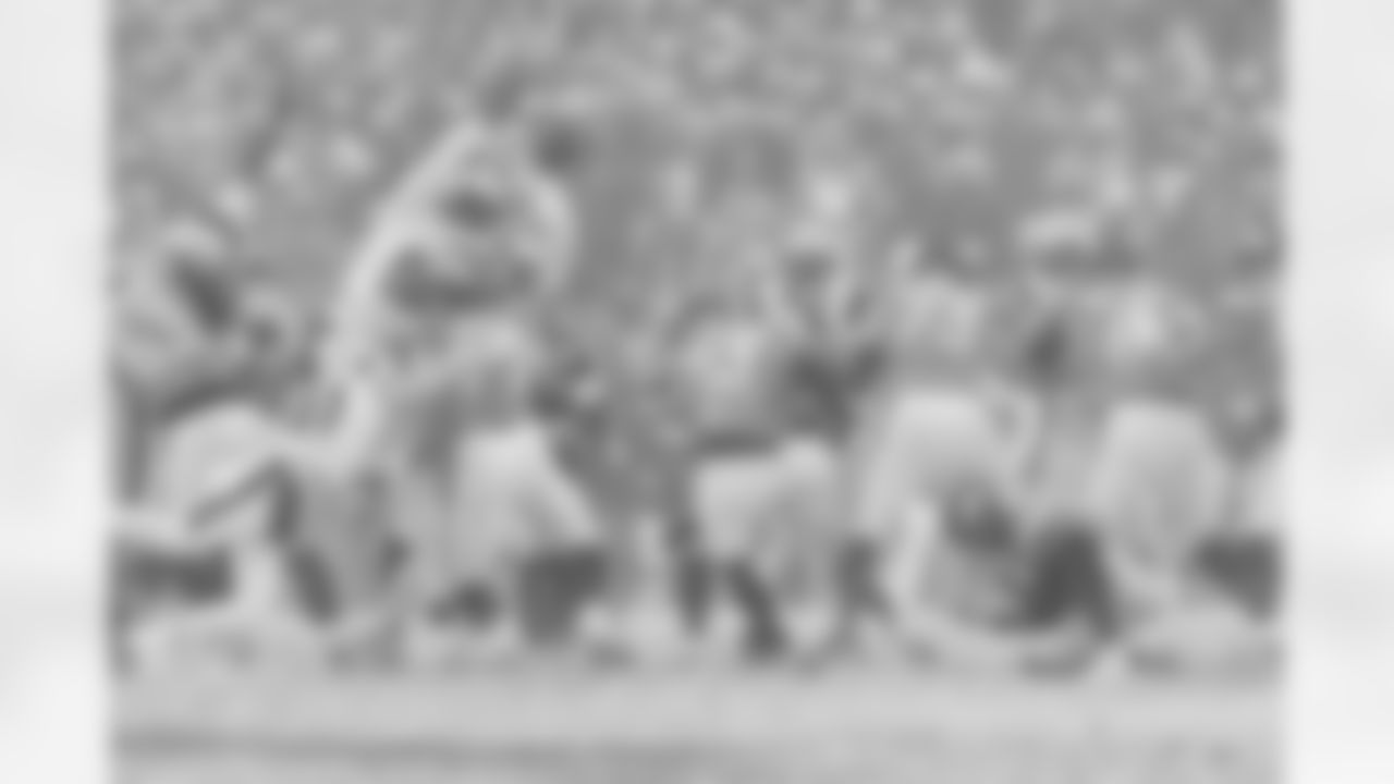 Leonard Taylor III blocks a field goal in the fourth quarter to preserve the Patriots 10-7 lead.