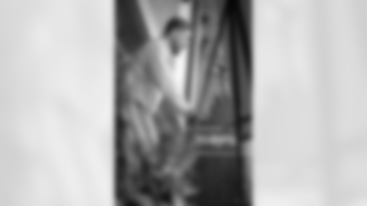 060225-AndrewsRetirement_Adler1039