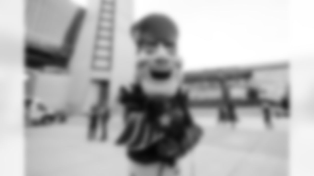 101925-Pawtriots-Tailgate_Ehle0031