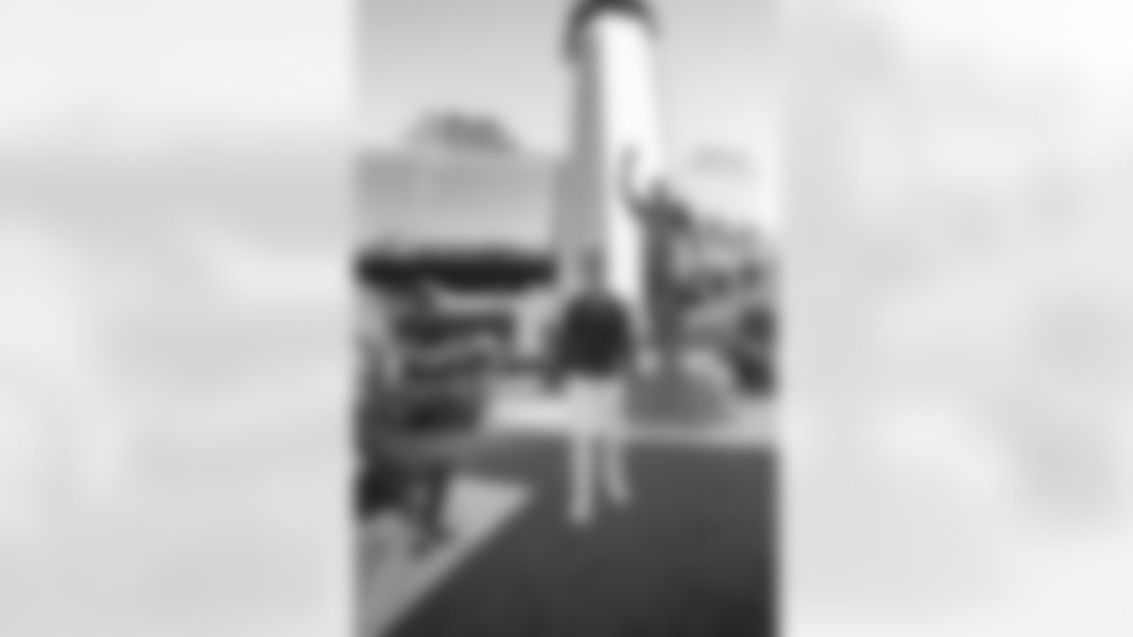 080825-BradyStatue_Silverman1139