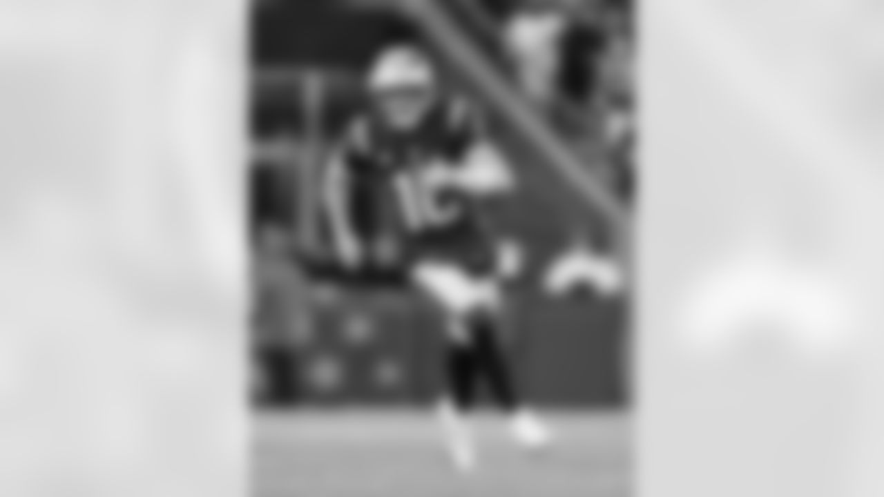 Drake Maye. Photo by Eric J. Adler