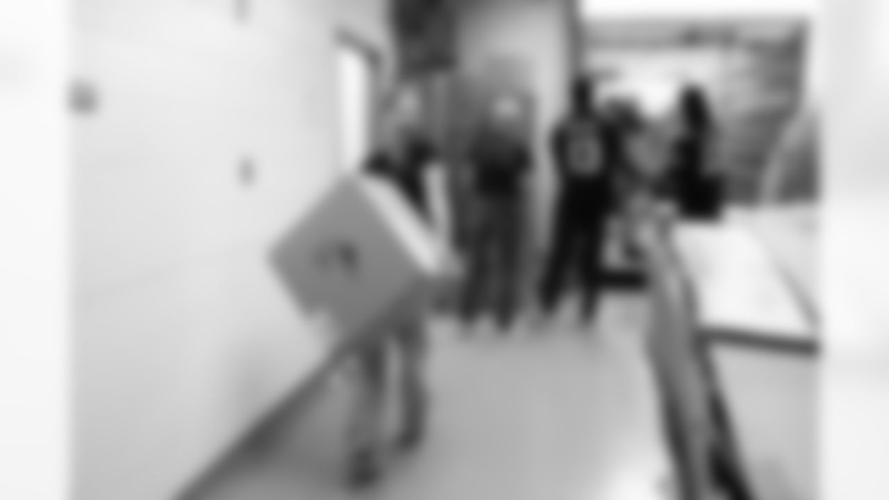 090225-AdoptASchool_Ehle1020