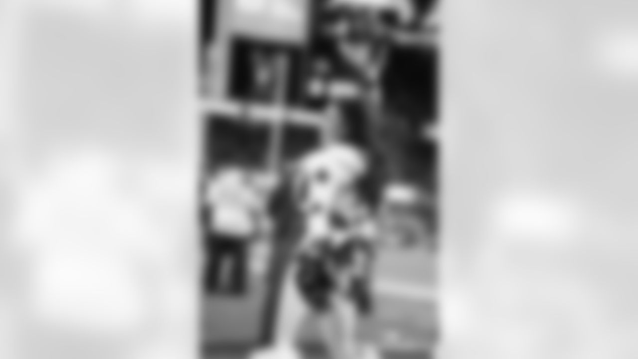 LAC-011126_Darian1599