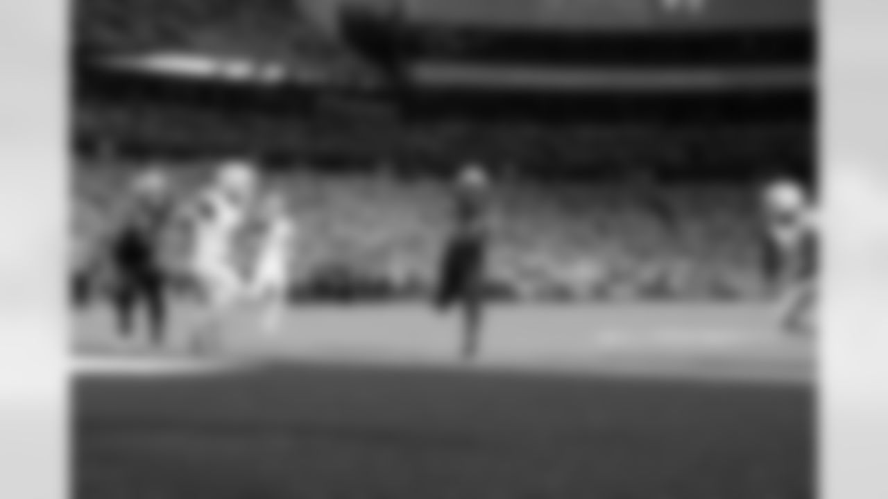 Rhamondre Stevenson scores on a 7-yard touchdown run in the fourth quarter.