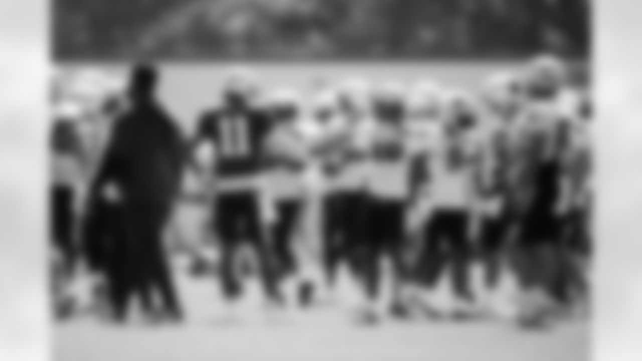 Joshua Dobbs, Kyle Williams