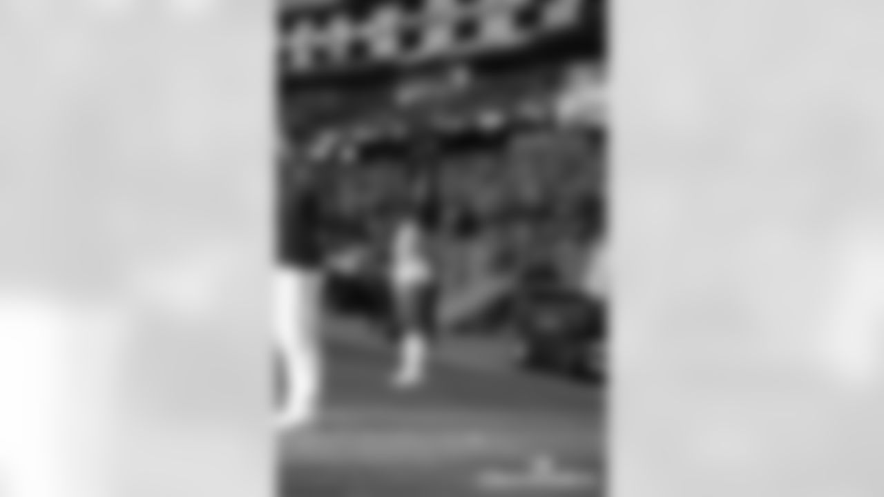 AF-110225-Cheer_Silverman529