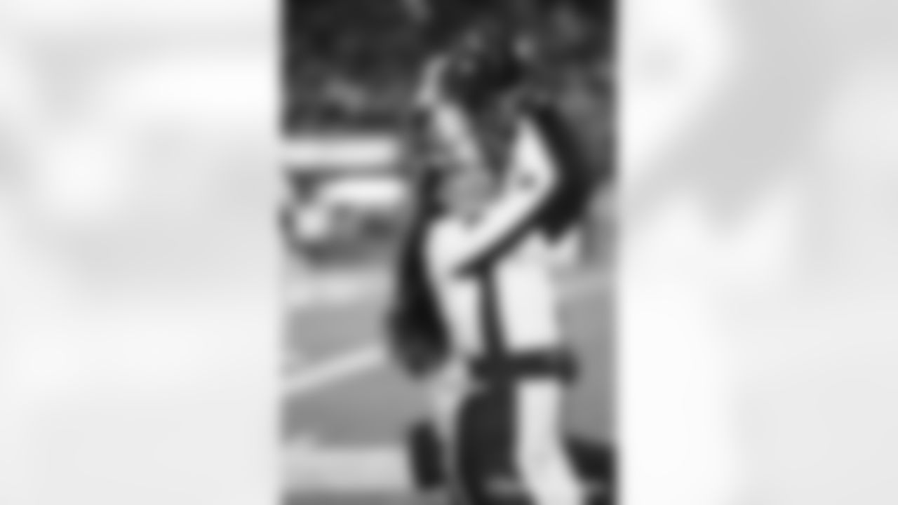 LAC-011126_Darian1305