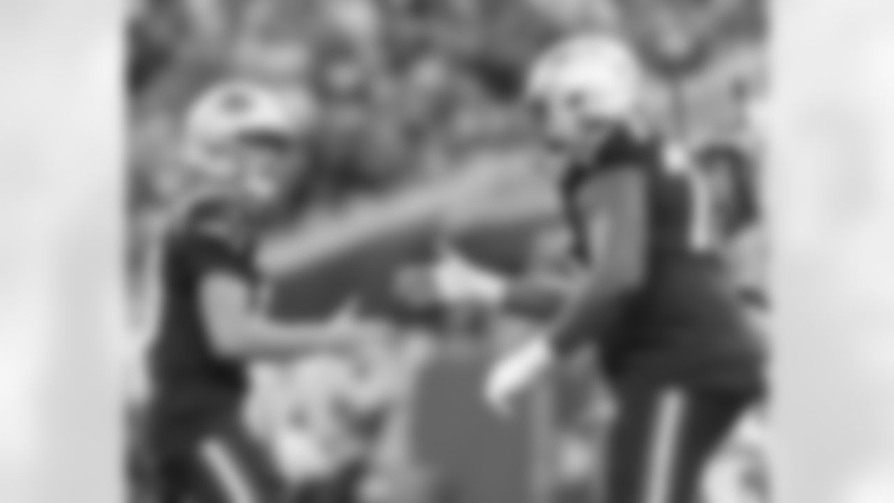 Drake Maye and Morgan Moses