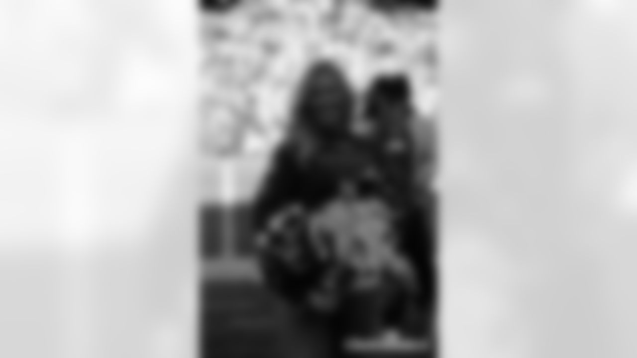 AF-110225-Cheer_Silverman003