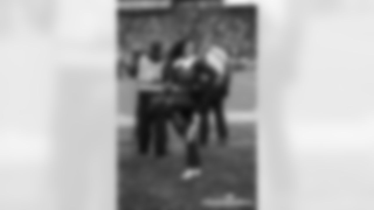 BB-121425-Cheer_Silverman0630