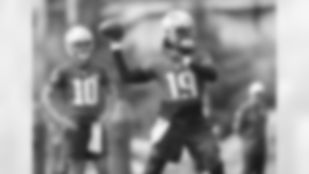 Joe Milton III practices during Patriots rookie camp on July 22, 2024.