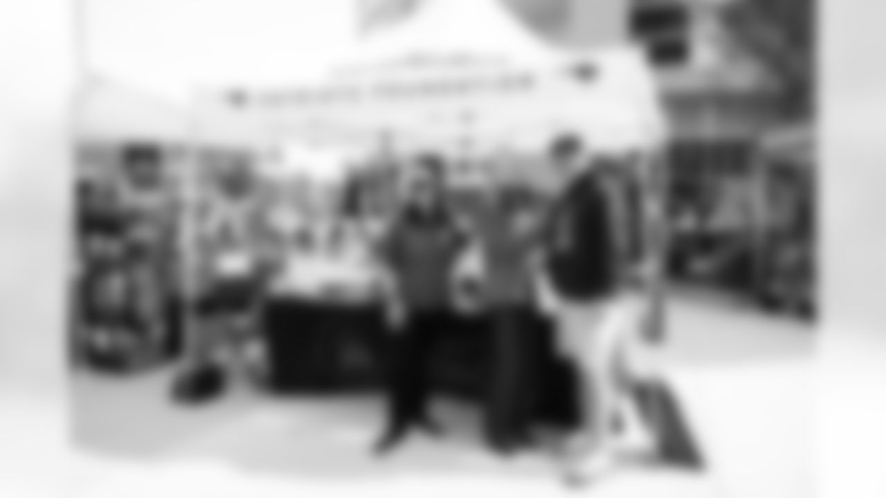 101925-Pawtriots-Tailgate_Ehle0114