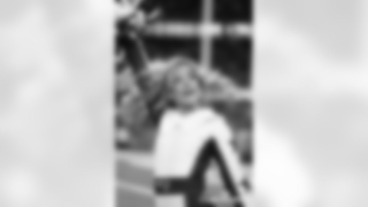 LAC-011126_Darian1535