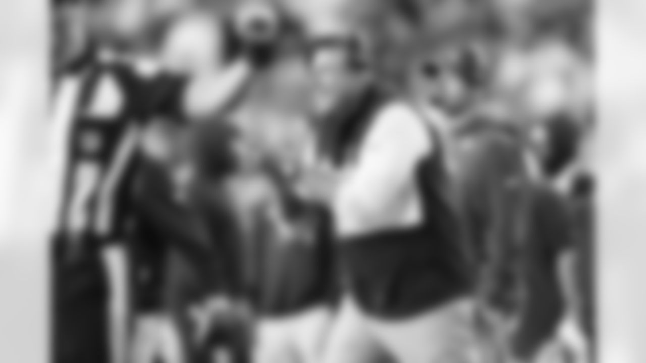 Mike Vrabel. Photo by Eric J. Adler