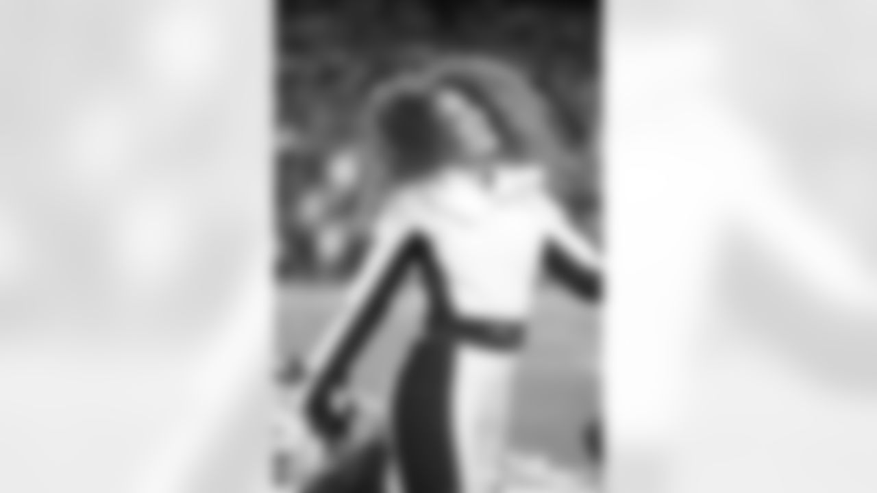 LAC-011126_Darian1347