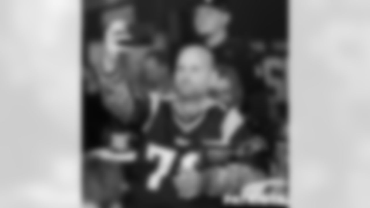 111123-PatriotsHaus_Adler0175-watermarked