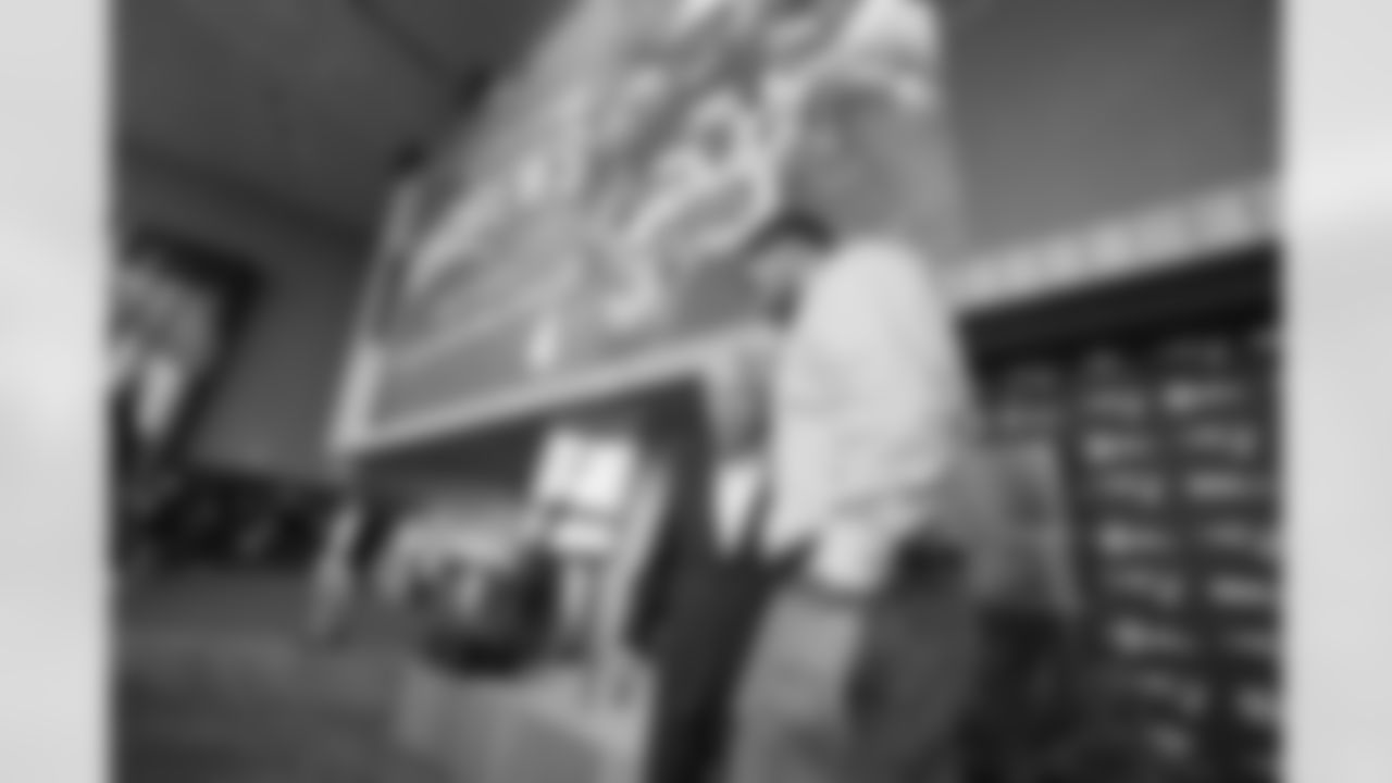 060225-AndrewsRetirement_Silverman1054