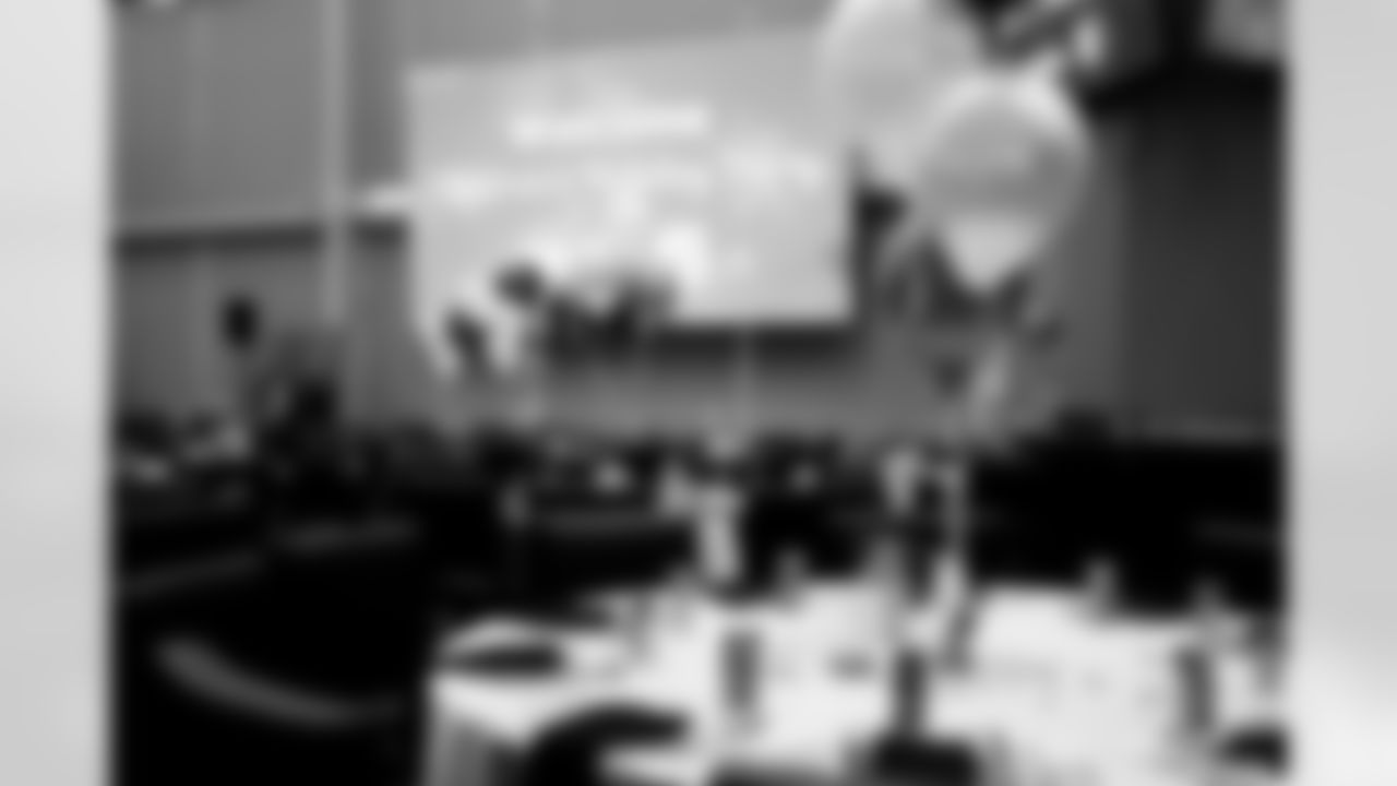 121024-ChildrensHolidayParty_Puccio_0192