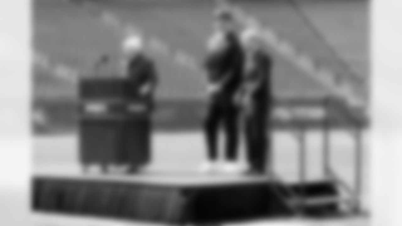 042525-CampbellFoxboroVisit_Puccio_0506