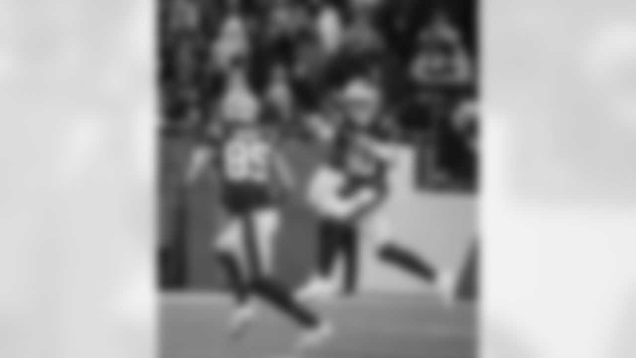 Hunter Henry and Drake Maye. Photo by David Silverman