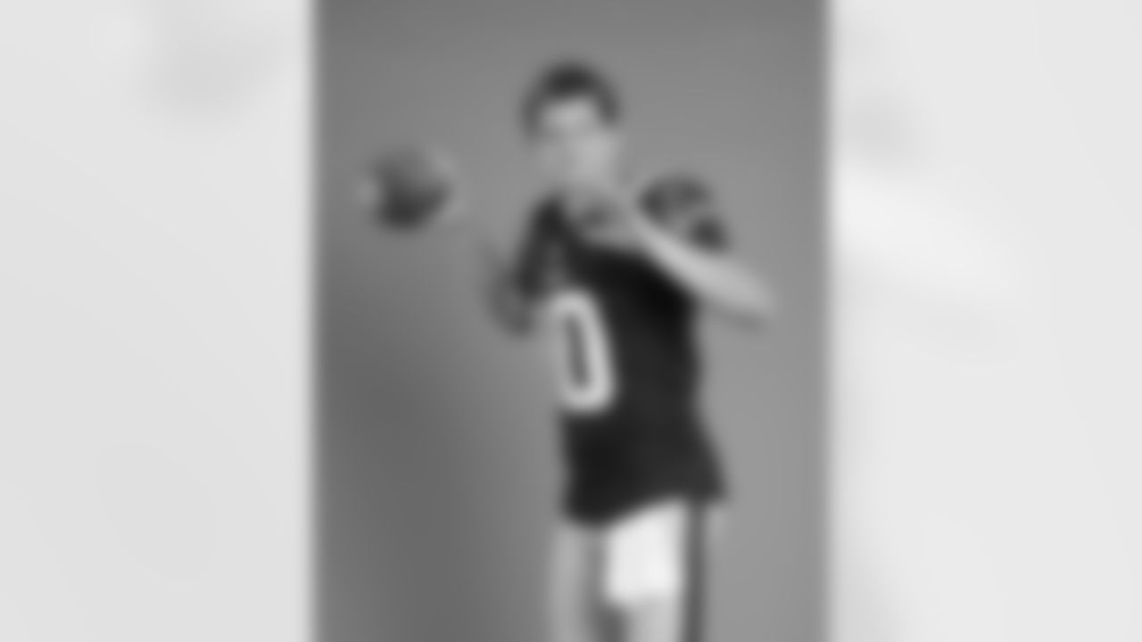 Patriots QB Drake Maye poses during 2025 media day.