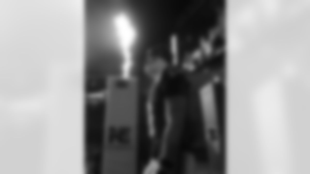 LAC-011126_Adler1524