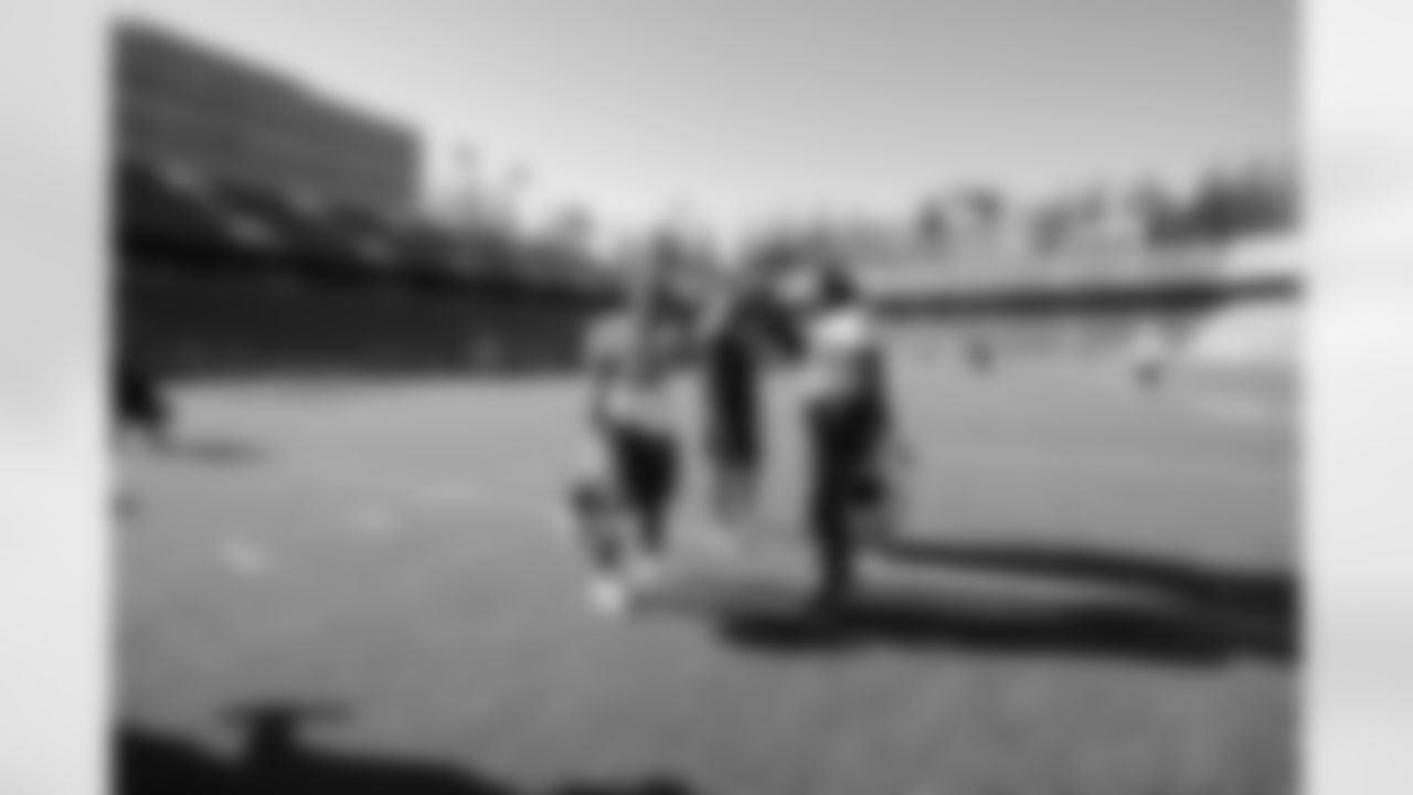 TreVeyon Henderson, Rhamondre Stevenson, Tony Dews