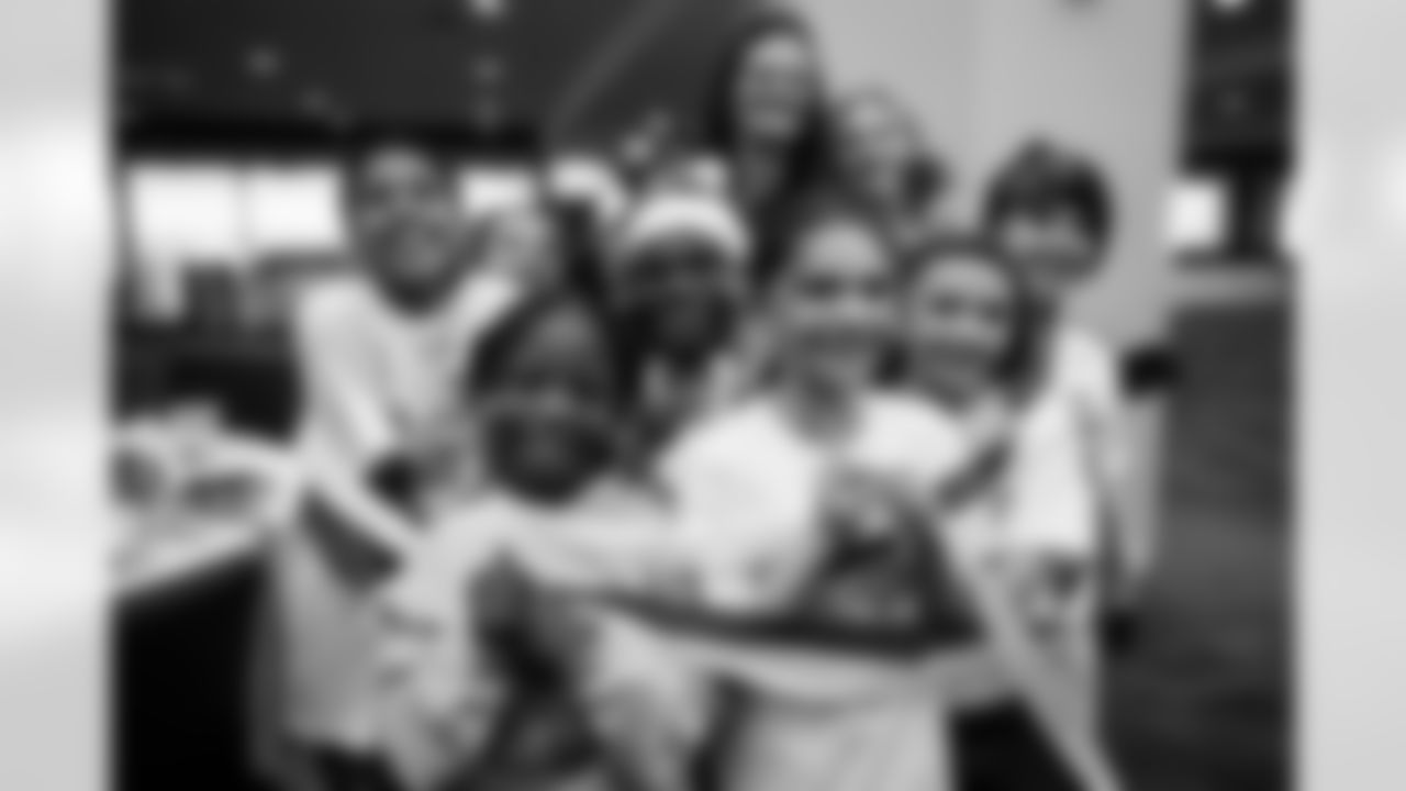 121024-ChildrensHolidayParty_Puccio_1920