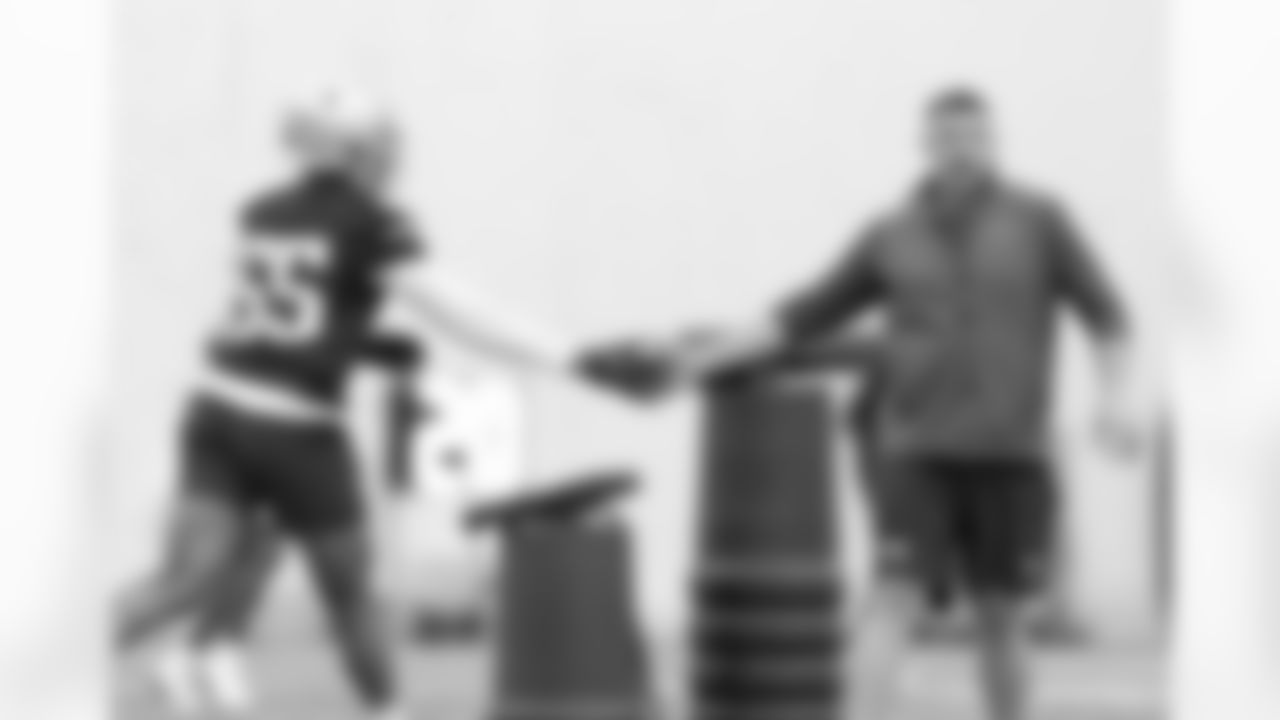 Nchabanu Fortaboh and Mike Vrabel