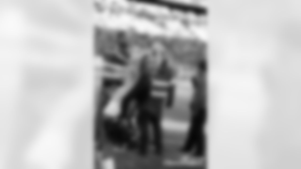 AF-110225-Cheer_Silverman395