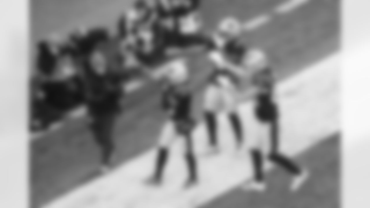 DeMario Douglas, Kayshon Boutte, Hunter Henry