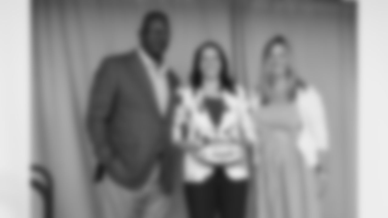 060325-CommunityMVP_Adler205