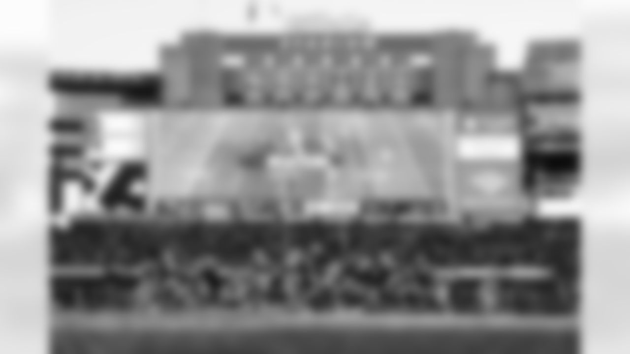 AF-110225_Silverman3876