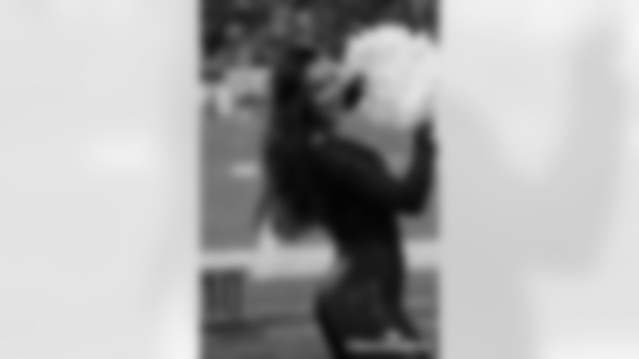 NYJ-111325_Masse1056