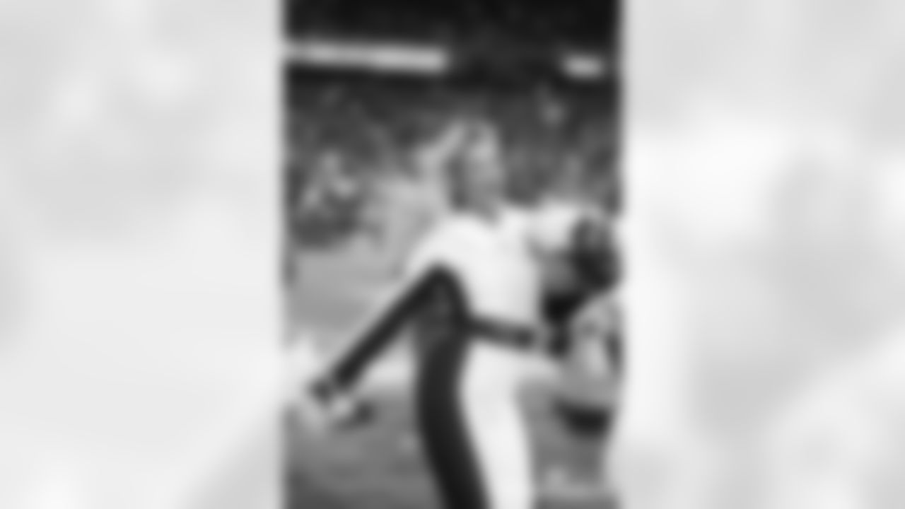 LAC-011126_Darian1229