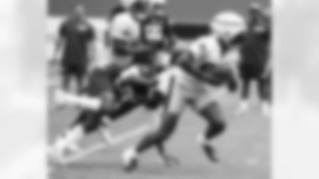 Jonathan Jones & Kayshon Boutte practice at Patriots Training Camp on July 28, 2024
