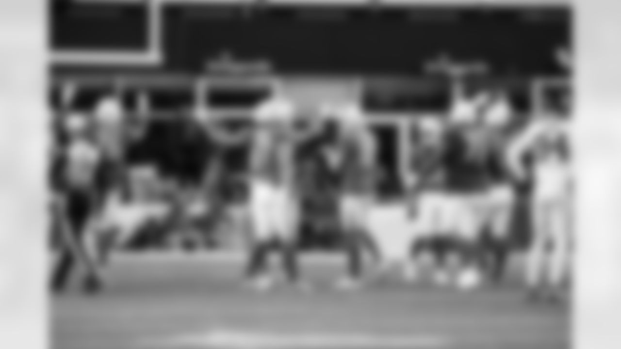 Morgan Moses, Ben Brown, Drake Maye, Efton Chism III, Mike Onwenu, Garrett Bradbury