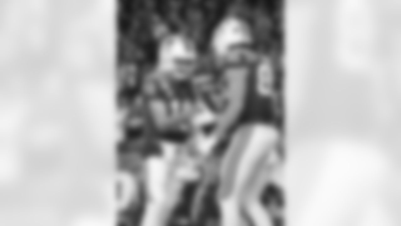 Drake Maye and Hunter Henry