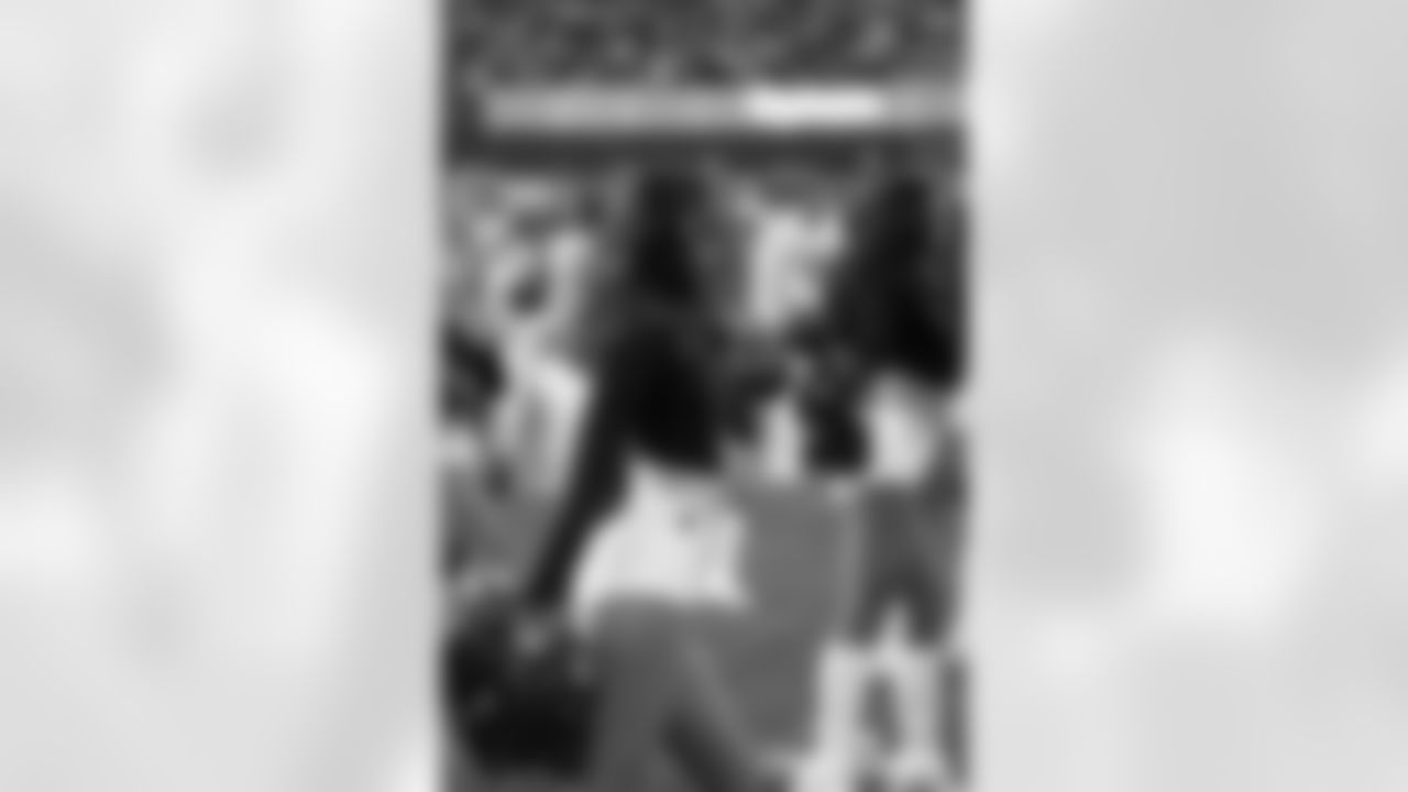 AF-110225-Cheer_Silverman317