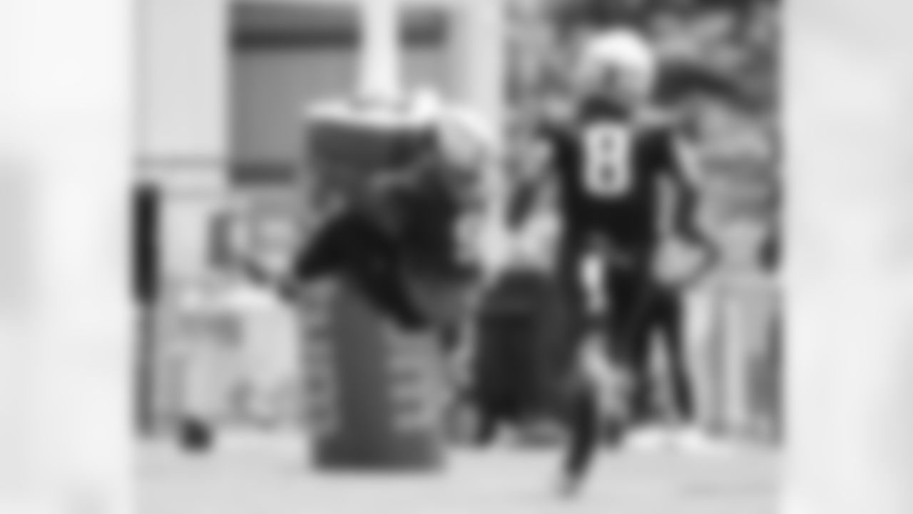 Matthew Judon practices during Patriots Training Camp on July 26, 2024.