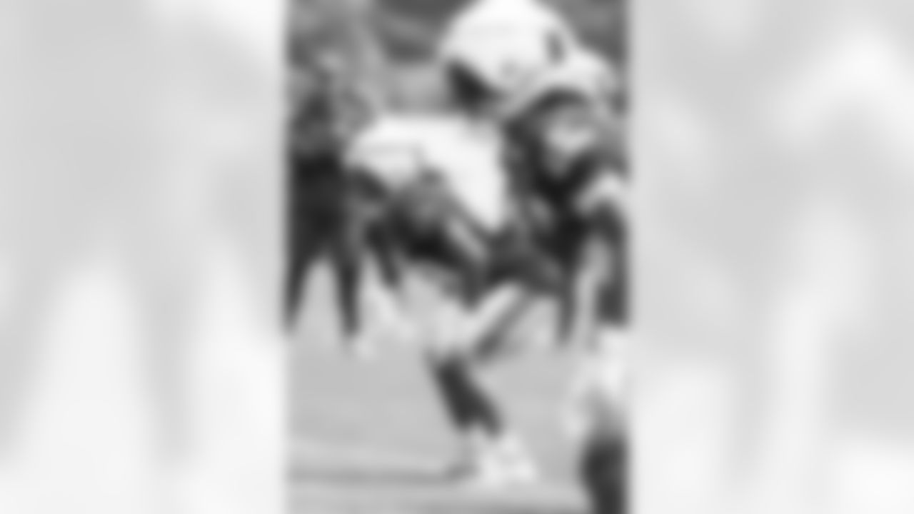 Steele Chambers practices at Patriots Training Camp on August 2, 2024
